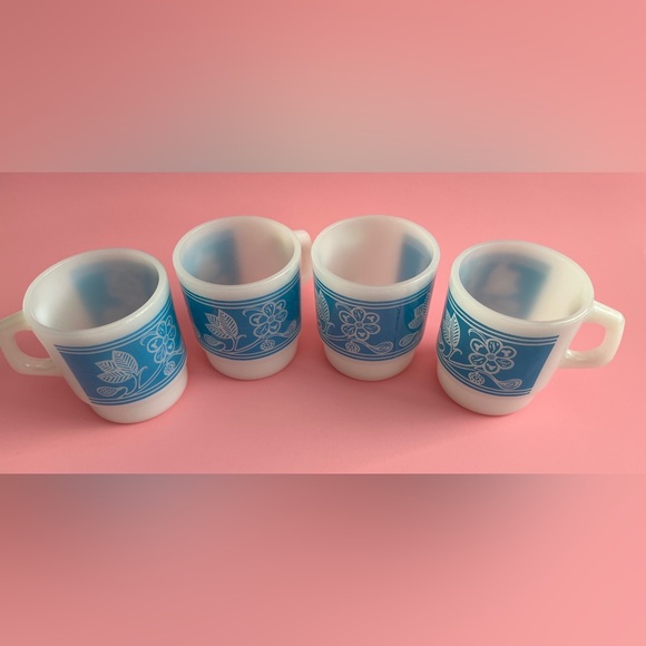 Set of 4 Vintage Fire King Anchor Hocking Milk Glass Mugs Stackable Blue Flower - Picture 2 of 7
